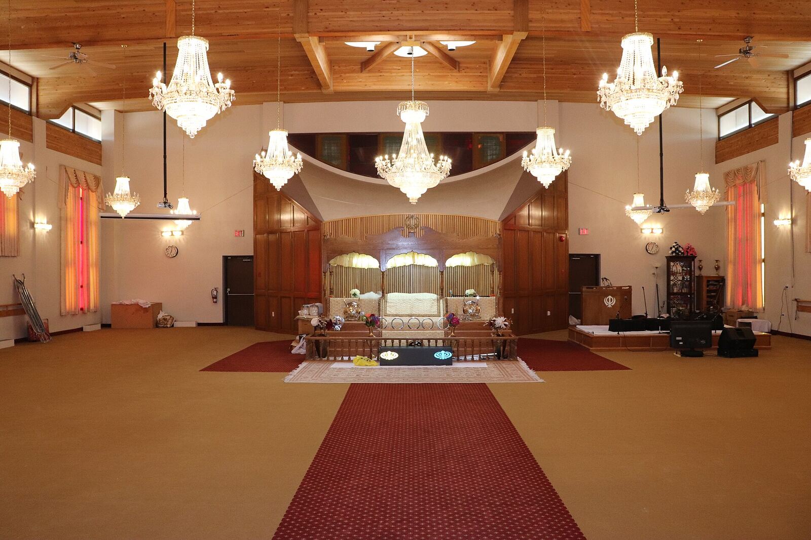 Gurdwara Sikh Society Calgary, Main Hall